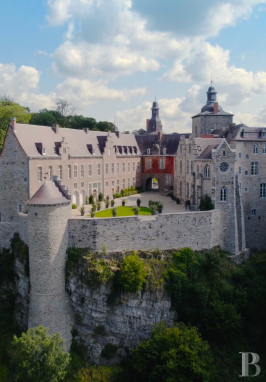 A chateau-fortress with a one hundred hectare estate in the county of Namur, to the south of Brussels in Belgium - photo  n°49